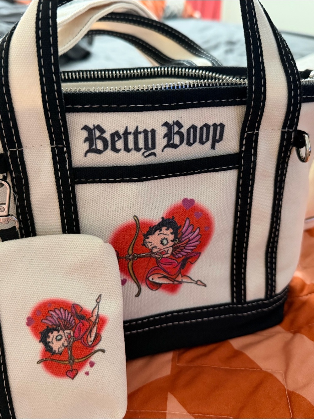 Betty Boop White Canvas Bag with Black Trim and Red Heart Cupid